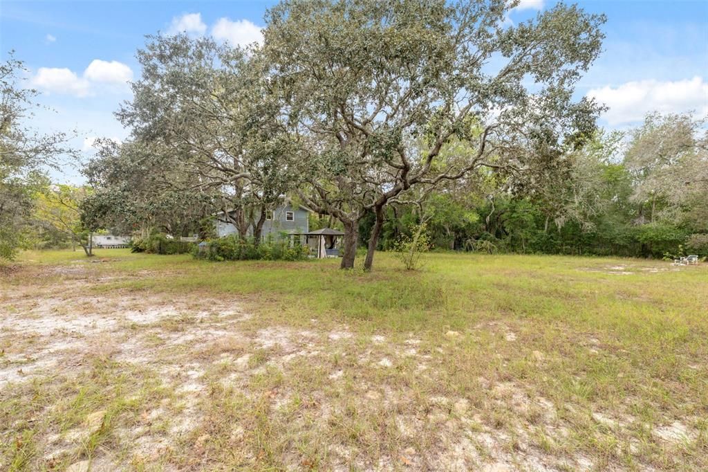 For Sale: $295,000 (2 beds, 1 baths, 2016 Square Feet)