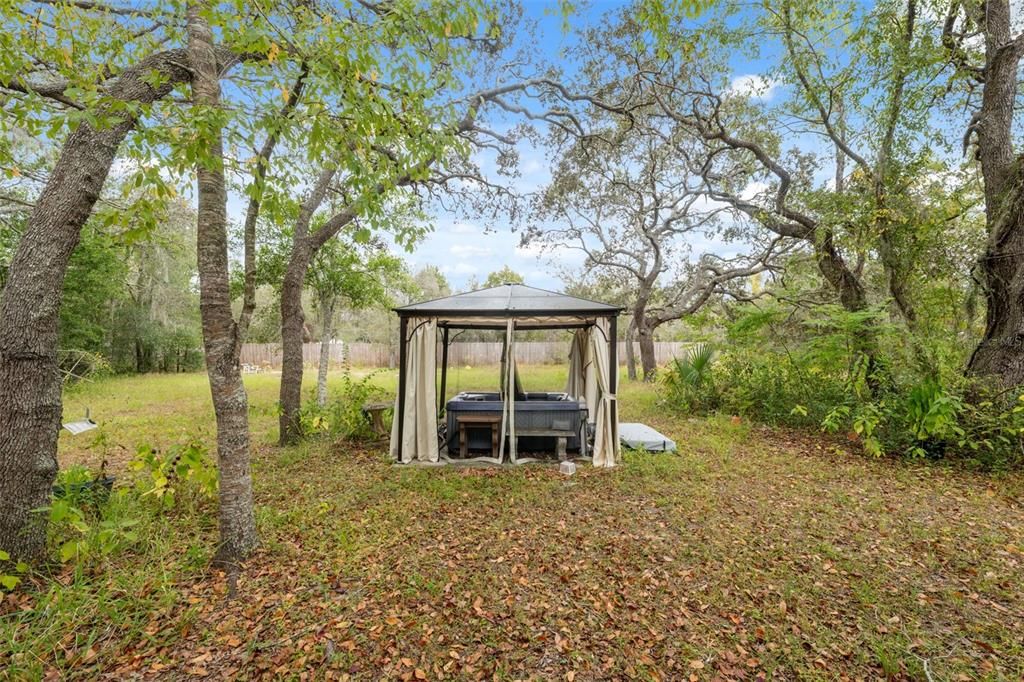 For Sale: $295,000 (2 beds, 1 baths, 2016 Square Feet)