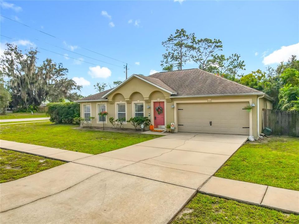 For Sale: $328,000 (4 beds, 2 baths, 2088 Square Feet)