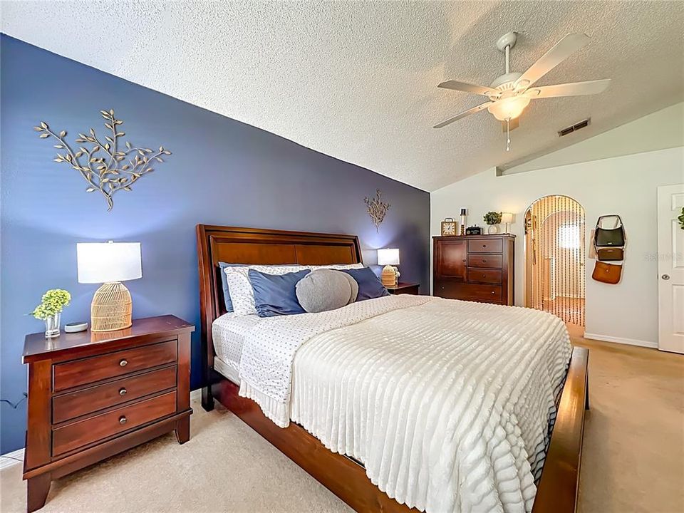 For Sale: $328,000 (4 beds, 2 baths, 2088 Square Feet)