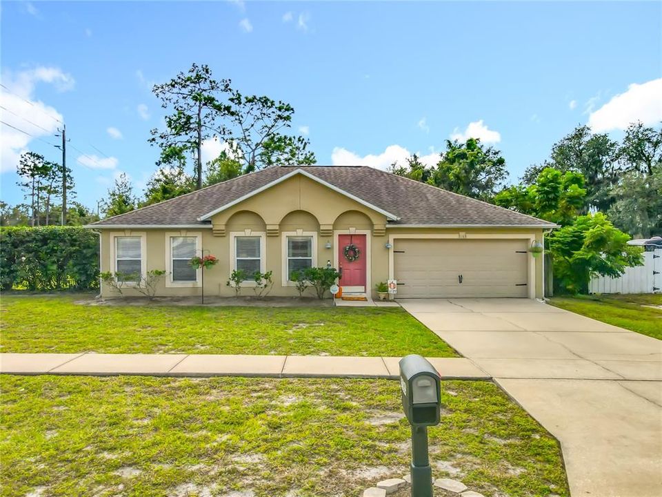 For Sale: $328,000 (4 beds, 2 baths, 2088 Square Feet)