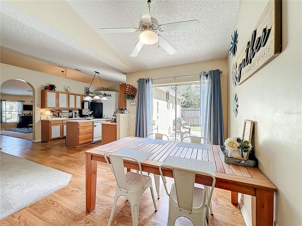 For Sale: $328,000 (4 beds, 2 baths, 2088 Square Feet)