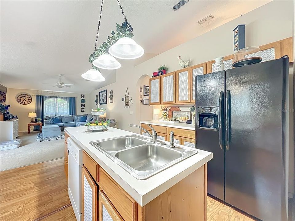 For Sale: $328,000 (4 beds, 2 baths, 2088 Square Feet)