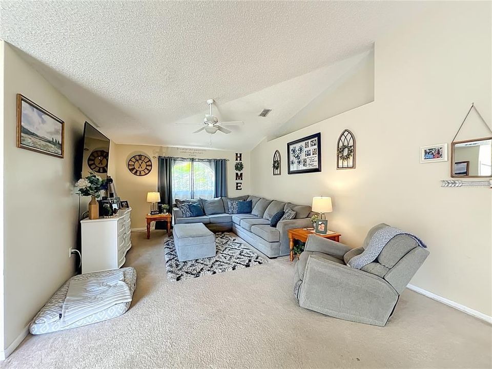 For Sale: $328,000 (4 beds, 2 baths, 2088 Square Feet)