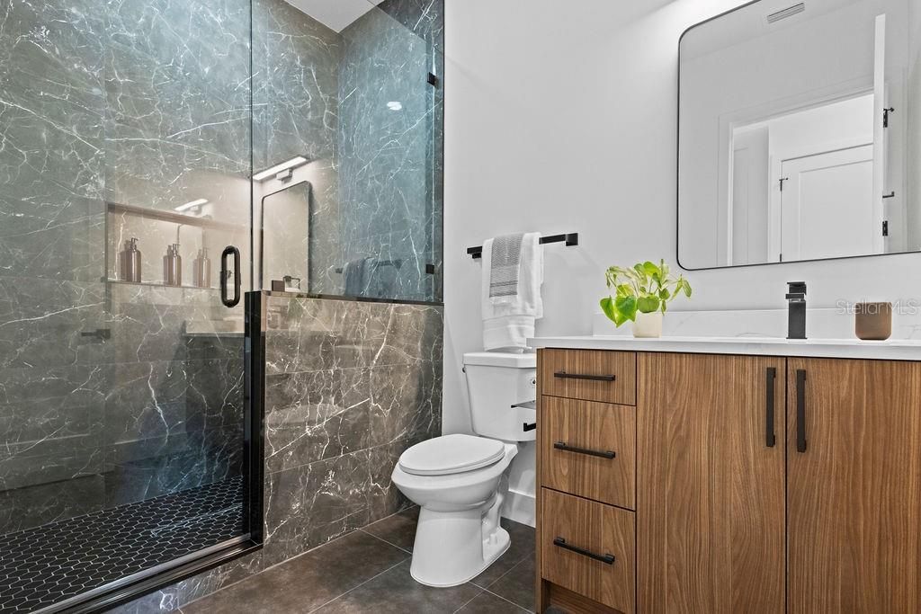 En Venta: $1,470,000 (5 camas, 4 baños, 3781 Pies cuadrados)