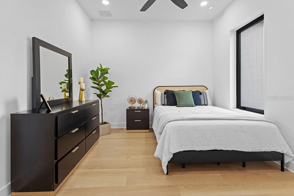 En Venta: $1,470,000 (5 camas, 4 baños, 3781 Pies cuadrados)