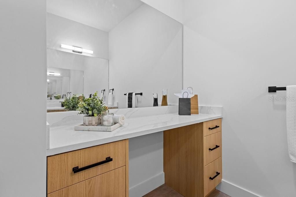 En Venta: $1,470,000 (5 camas, 4 baños, 3781 Pies cuadrados)