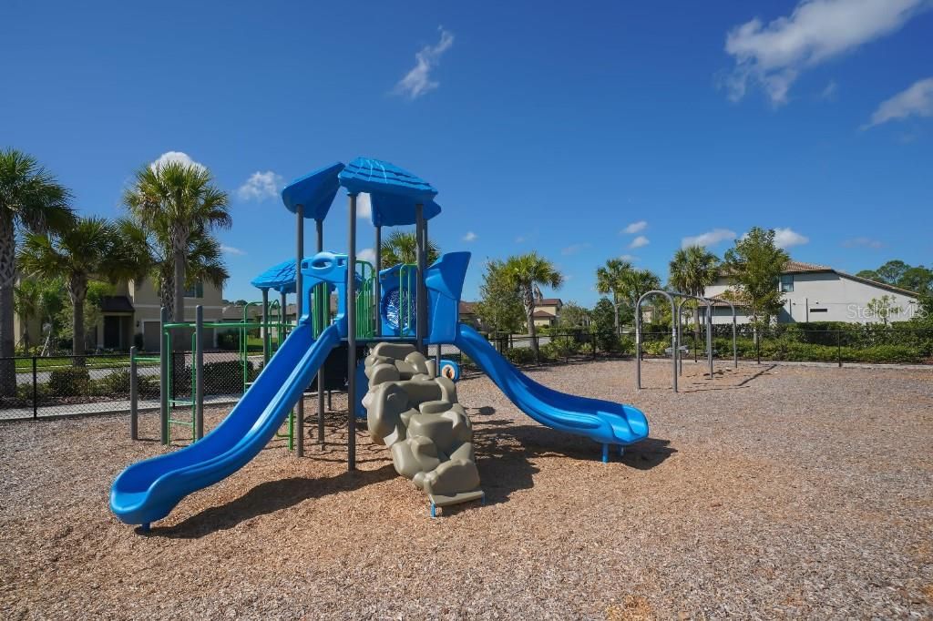 En Venta: $475,000 (4 camas, 2 baños, 2856 Pies cuadrados)