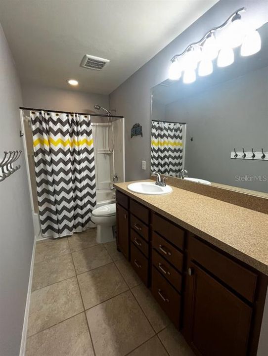 En Venta: $475,000 (4 camas, 2 baños, 2856 Pies cuadrados)