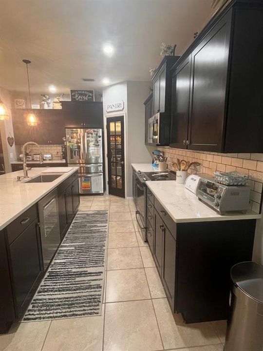 En Venta: $475,000 (4 camas, 2 baños, 2856 Pies cuadrados)