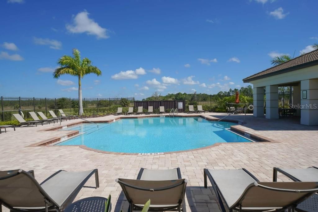 En Venta: $475,000 (4 camas, 2 baños, 2856 Pies cuadrados)