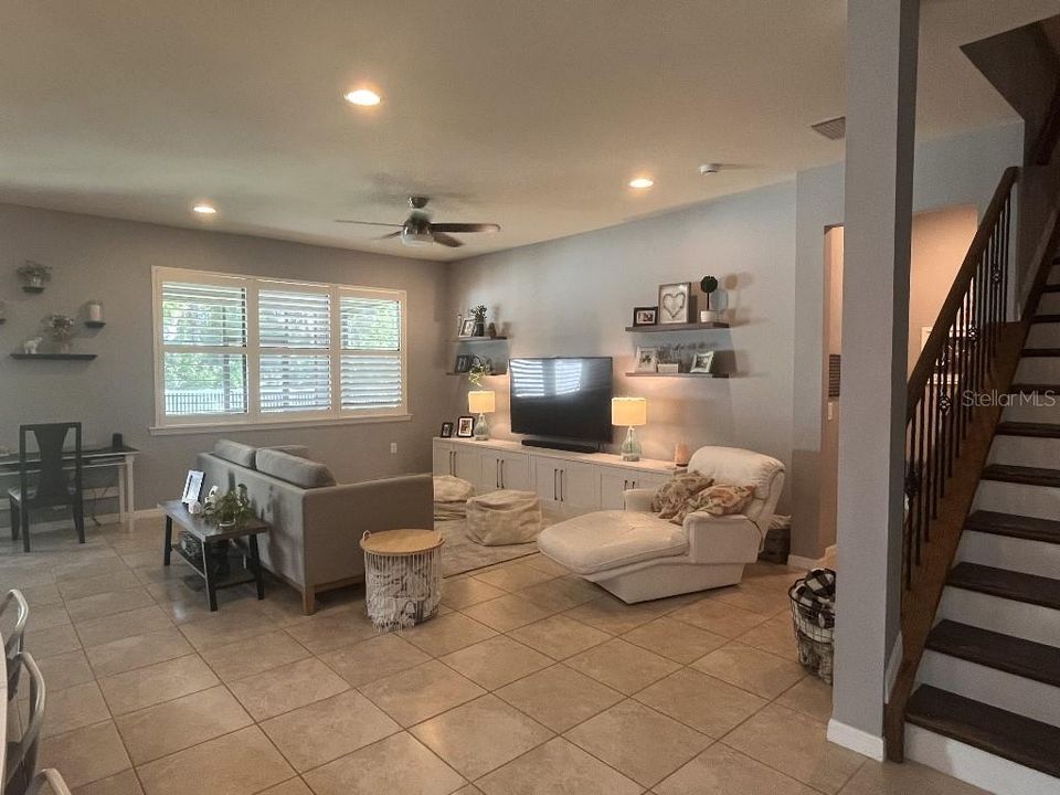 En Venta: $475,000 (4 camas, 2 baños, 2856 Pies cuadrados)