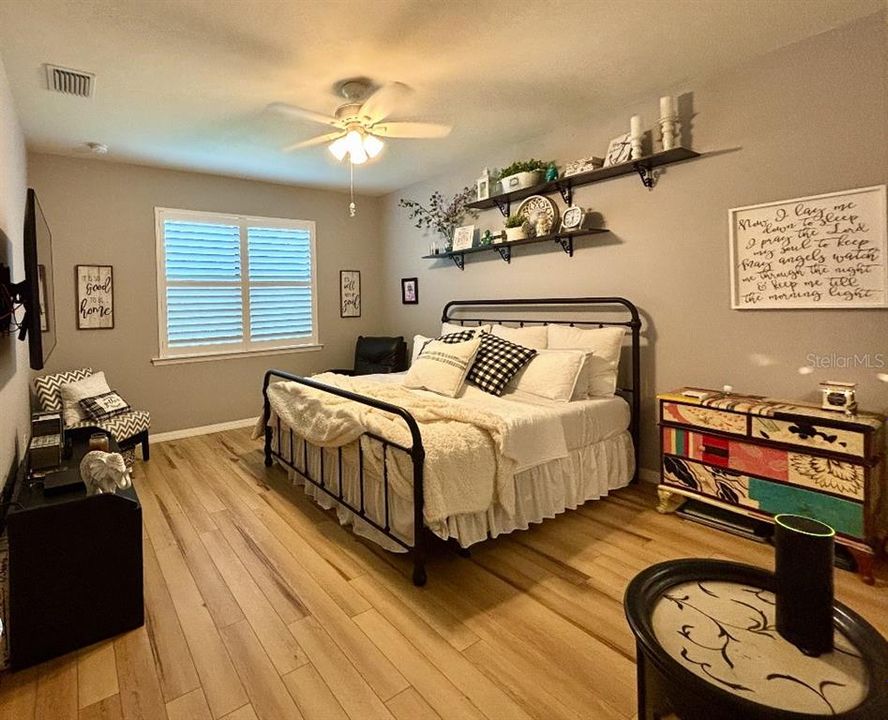 En Venta: $475,000 (4 camas, 2 baños, 2856 Pies cuadrados)