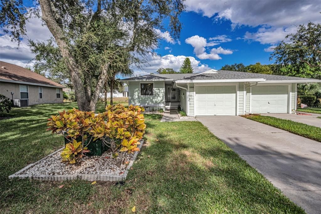 待售: $360,000 (2 贝兹, 2 浴室, 1240 平方英尺)