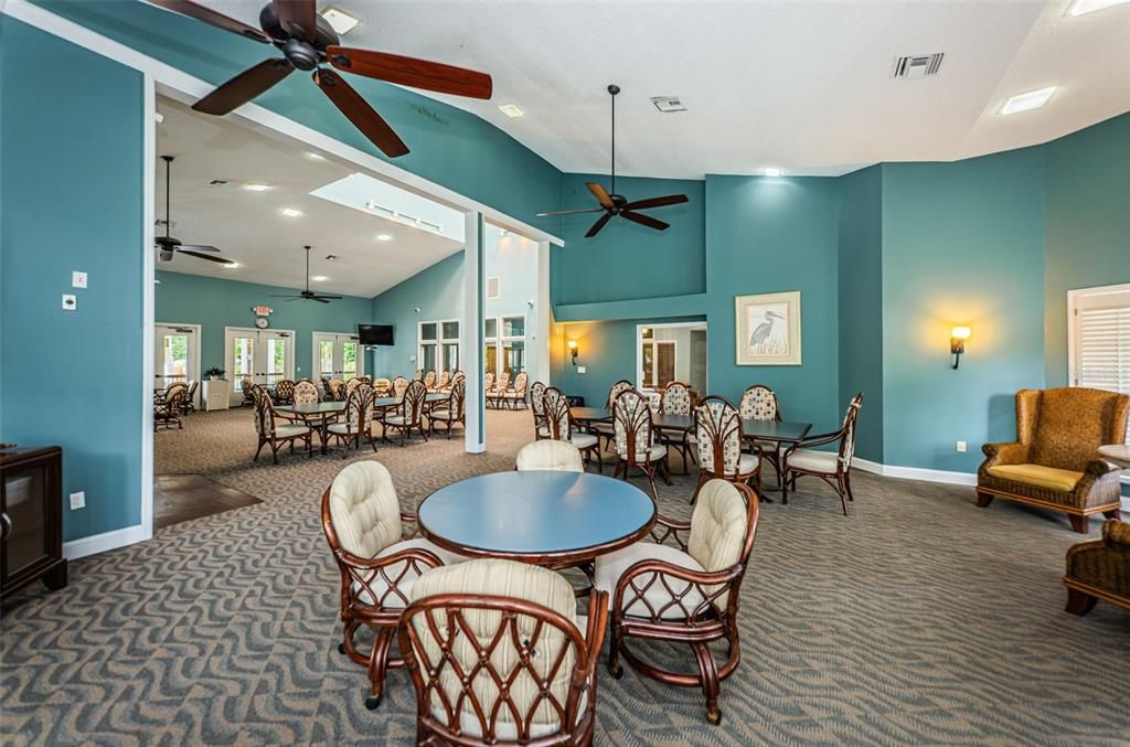 待售: $360,000 (2 贝兹, 2 浴室, 1240 平方英尺)