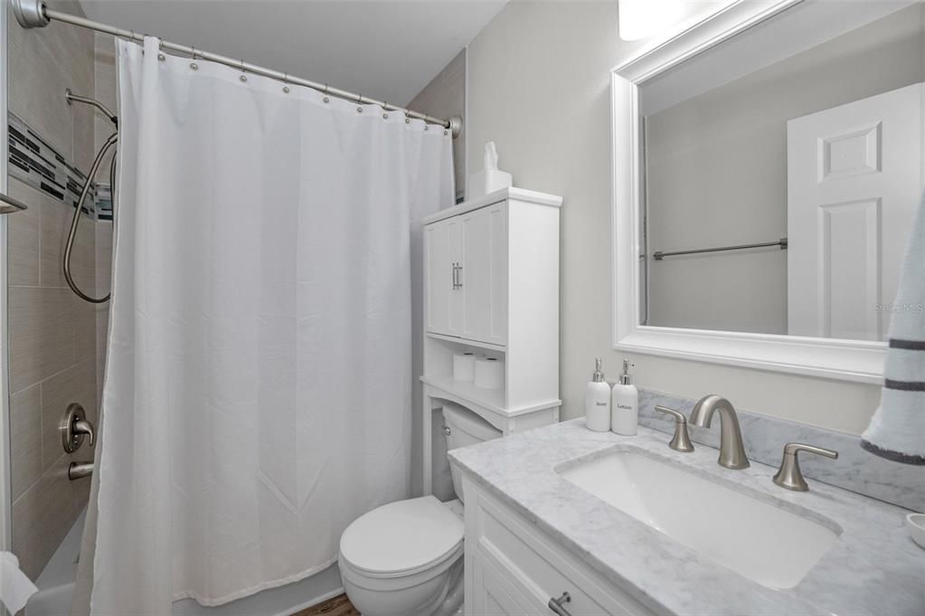 待售: $360,000 (2 贝兹, 2 浴室, 1240 平方英尺)