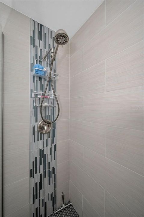 待售: $360,000 (2 贝兹, 2 浴室, 1240 平方英尺)