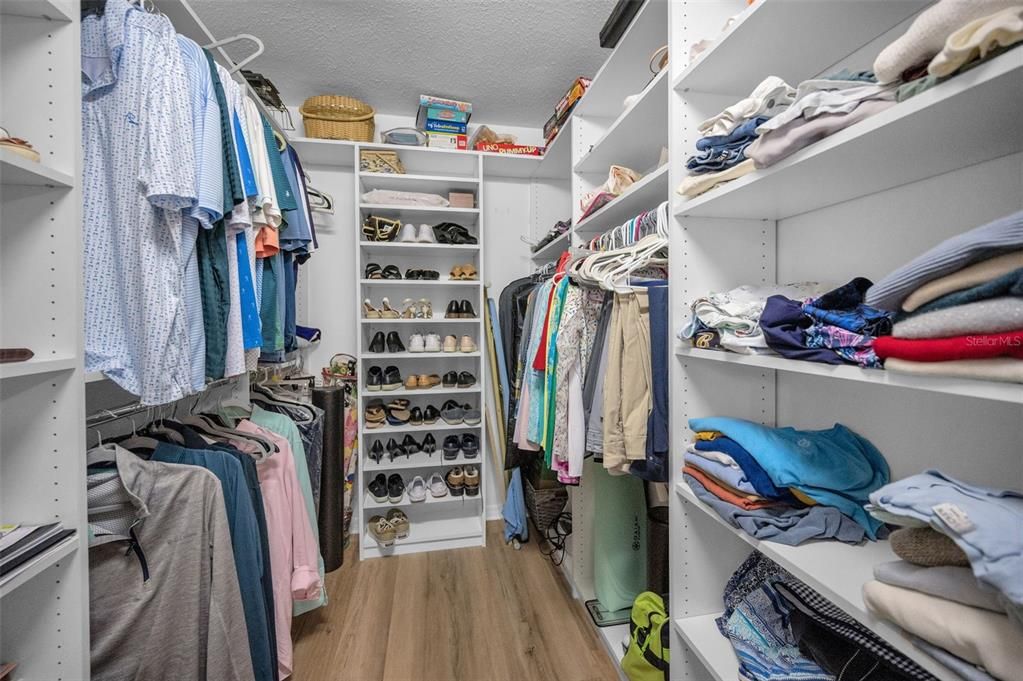 待售: $360,000 (2 贝兹, 2 浴室, 1240 平方英尺)