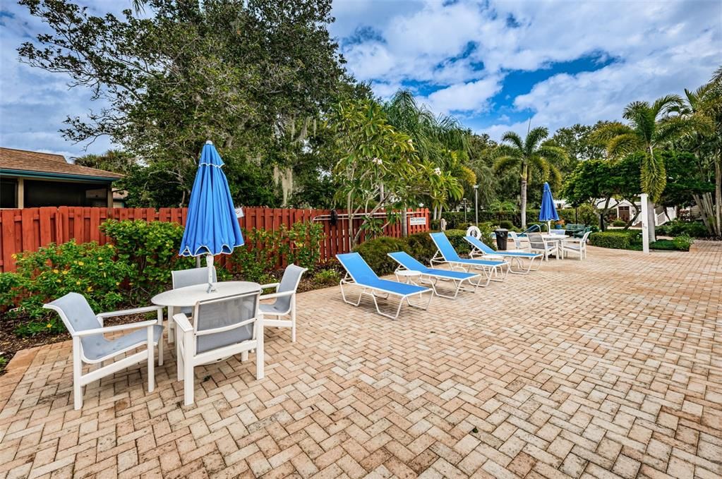 待售: $360,000 (2 贝兹, 2 浴室, 1240 平方英尺)