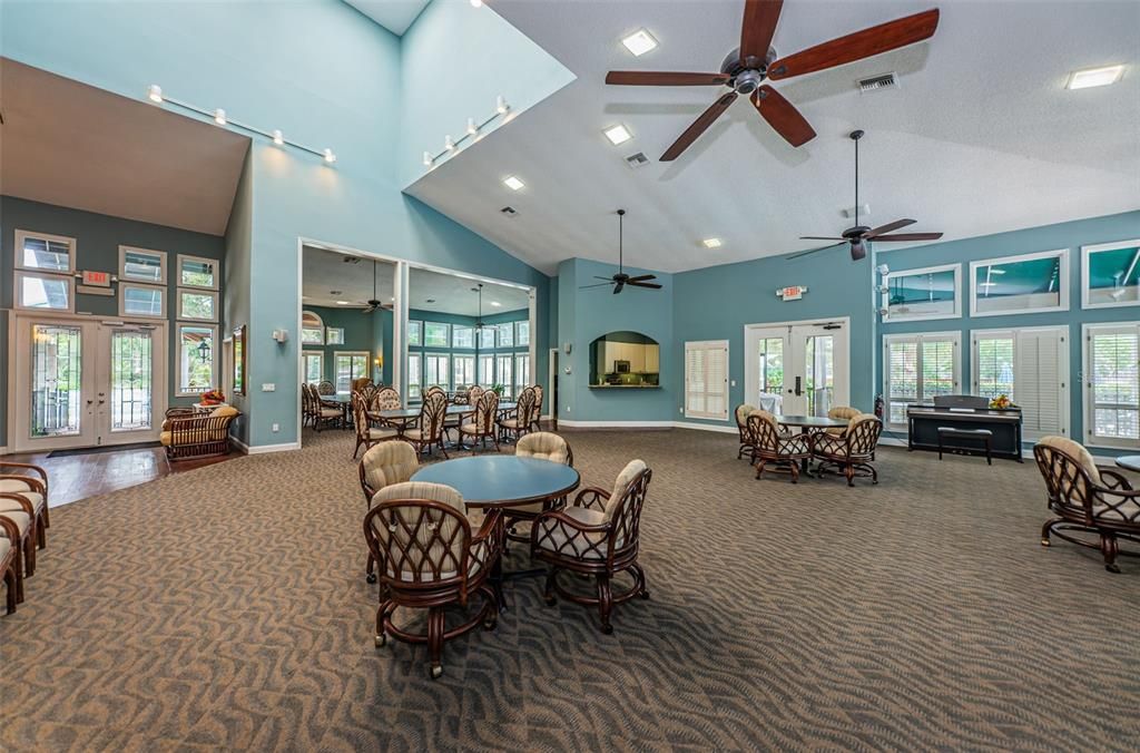 待售: $360,000 (2 贝兹, 2 浴室, 1240 平方英尺)