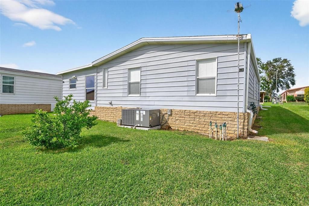 For Sale: $169,900 (2 beds, 2 baths, 1040 Square Feet)