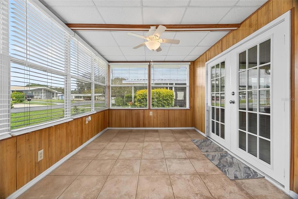 For Sale: $169,900 (2 beds, 2 baths, 1040 Square Feet)