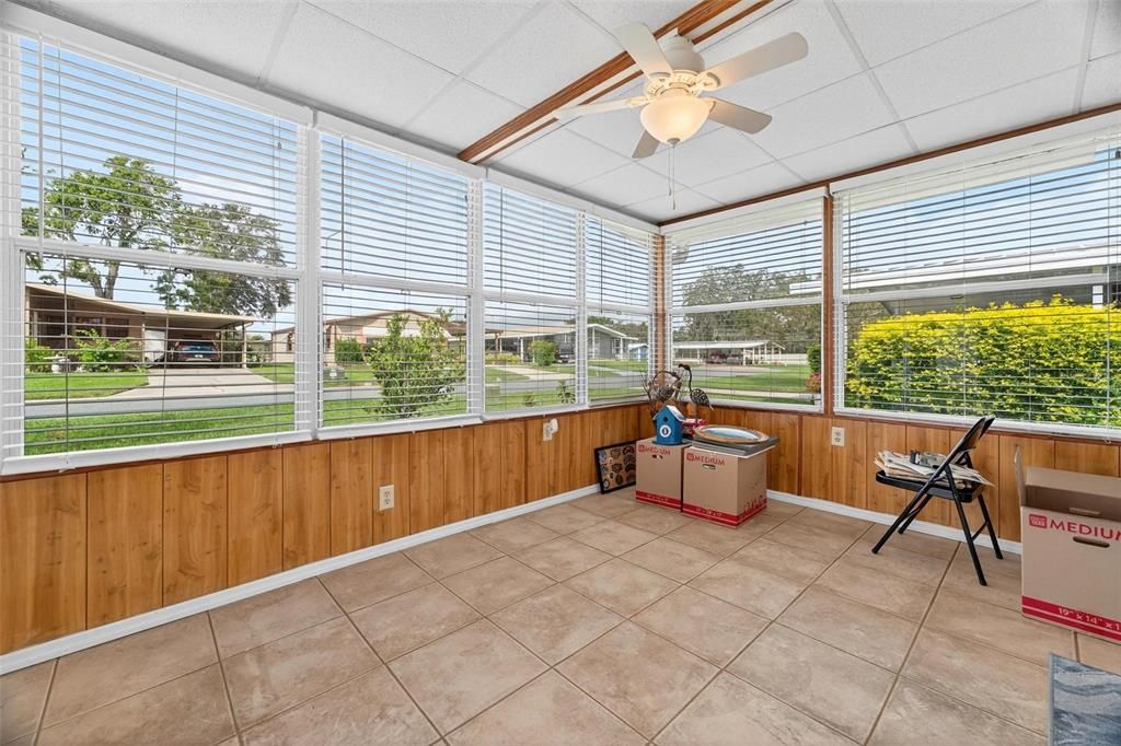 For Sale: $169,900 (2 beds, 2 baths, 1040 Square Feet)