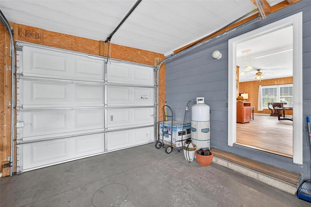 For Sale: $169,900 (2 beds, 2 baths, 1040 Square Feet)