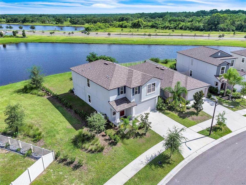 For Sale: $425,000 (6 beds, 3 baths, 2614 Square Feet)