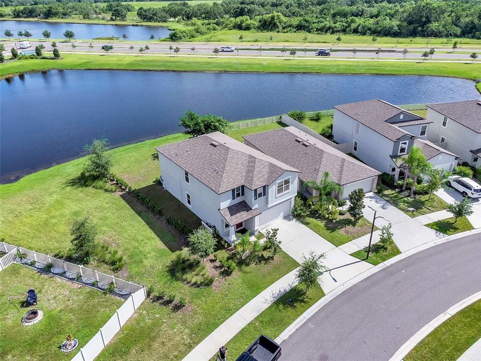 For Sale: $425,000 (6 beds, 3 baths, 2614 Square Feet)