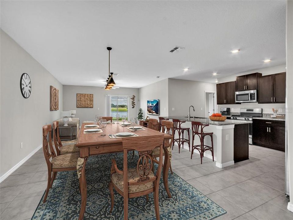 For Sale: $425,000 (6 beds, 3 baths, 2614 Square Feet)