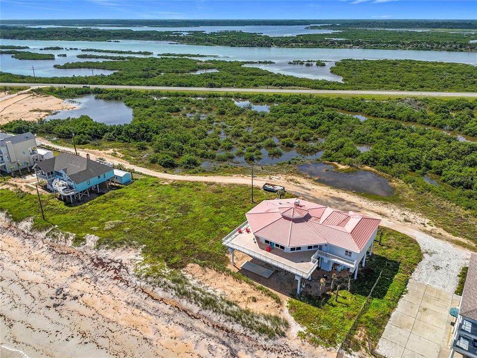 待售: $695,000 (1.35 acres)