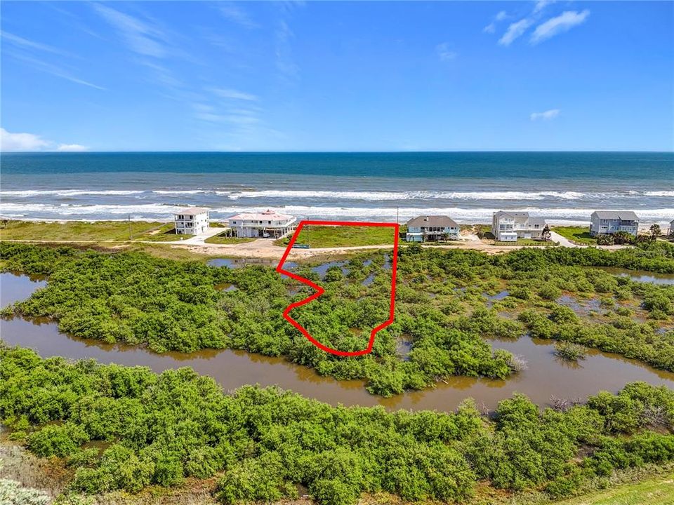 待售: $695,000 (1.35 acres)