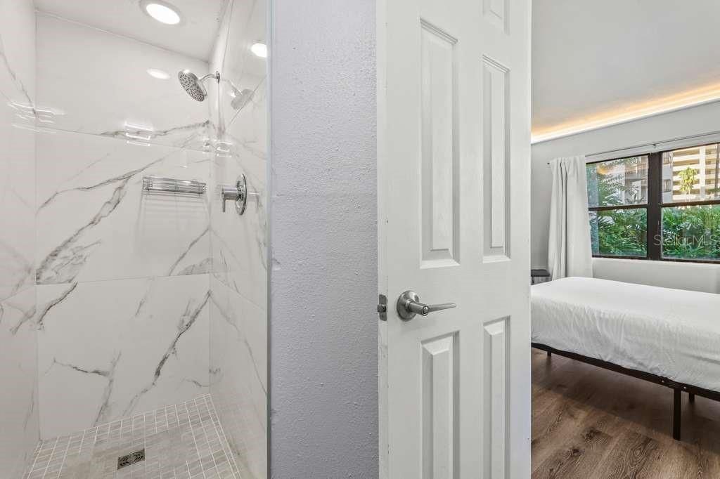 待售: $258,900 (2 贝兹, 2 浴室, 578 平方英尺)