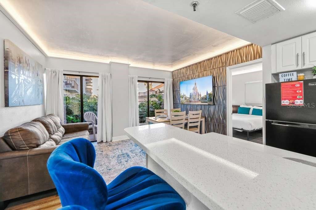 待售: $258,900 (2 贝兹, 2 浴室, 578 平方英尺)