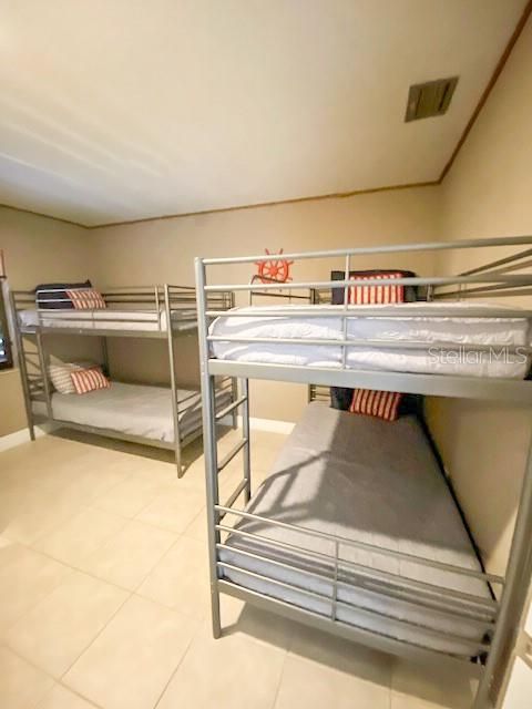 出租: $7,750 (3 贝兹, 3 浴室, 1672 平方英尺)