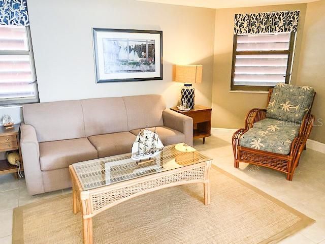 出租: $7,750 (3 贝兹, 3 浴室, 1672 平方英尺)