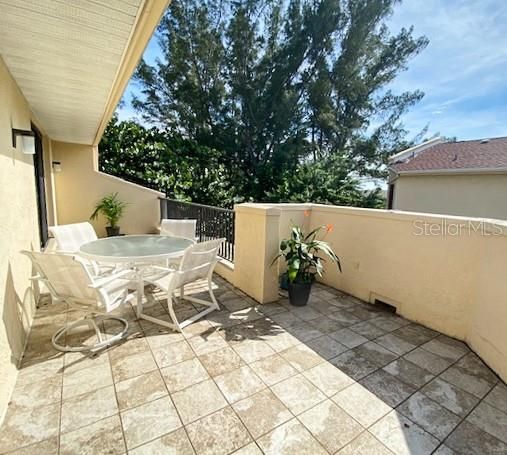 出租: $7,750 (3 贝兹, 3 浴室, 1672 平方英尺)