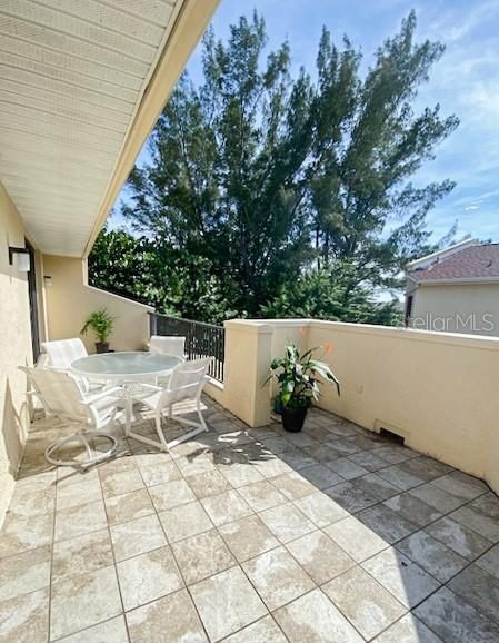 出租: $7,750 (3 贝兹, 3 浴室, 1672 平方英尺)