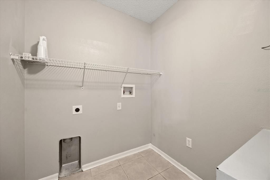 На продажу: $525,000 (4 спален, 2 ванн, 2930 Квадратных фут)