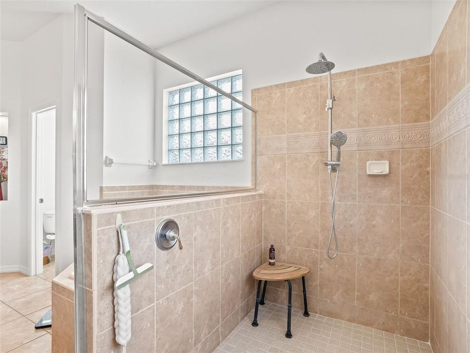 待售: $600,000 (4 贝兹, 3 浴室, 2971 平方英尺)