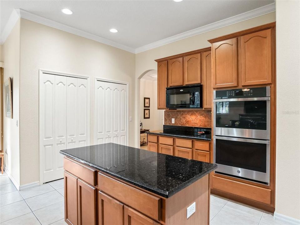 待售: $600,000 (4 贝兹, 3 浴室, 2971 平方英尺)