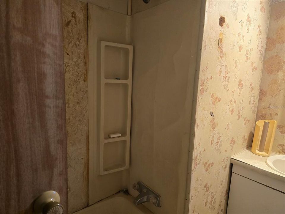 For Sale: $265,000 (3 beds, 2 baths, 1344 Square Feet)