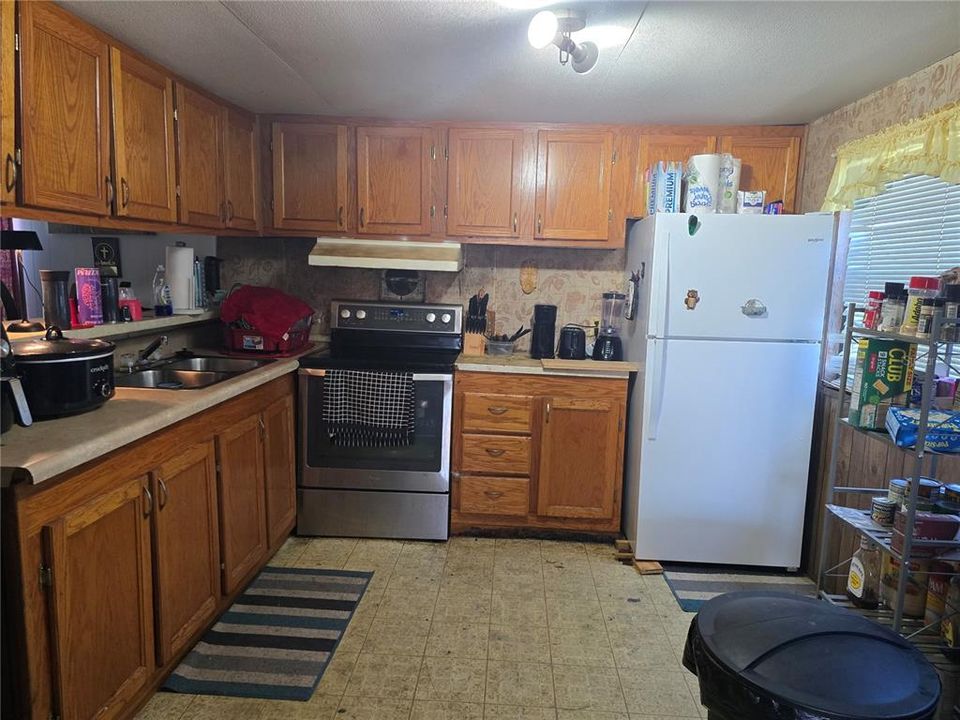 For Sale: $265,000 (3 beds, 2 baths, 1344 Square Feet)