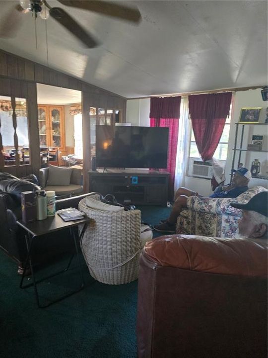 For Sale: $265,000 (3 beds, 2 baths, 1344 Square Feet)