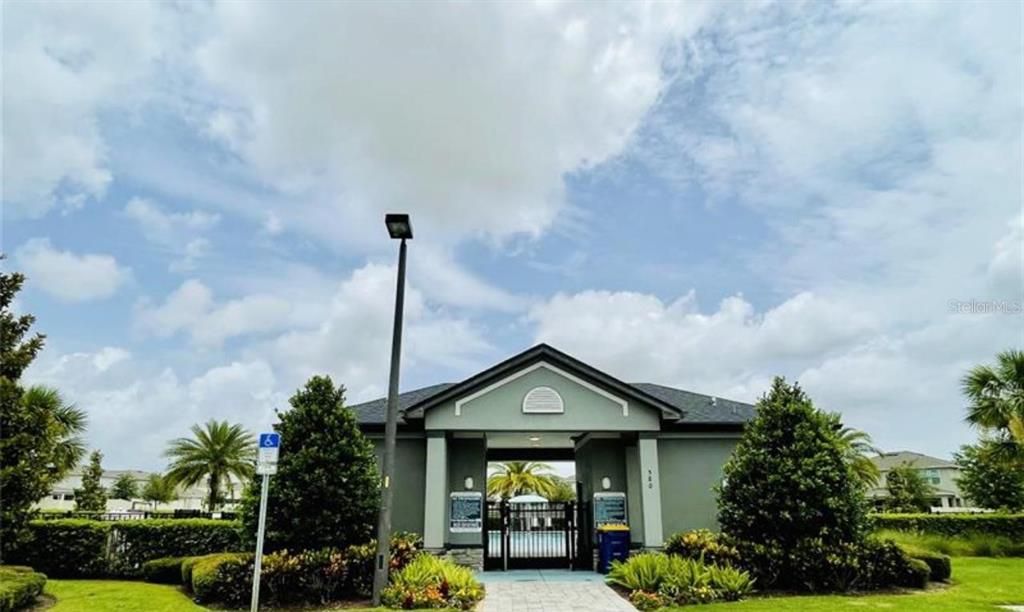 For Rent: $2,800 (4 beds, 2 baths, 1838 Square Feet)