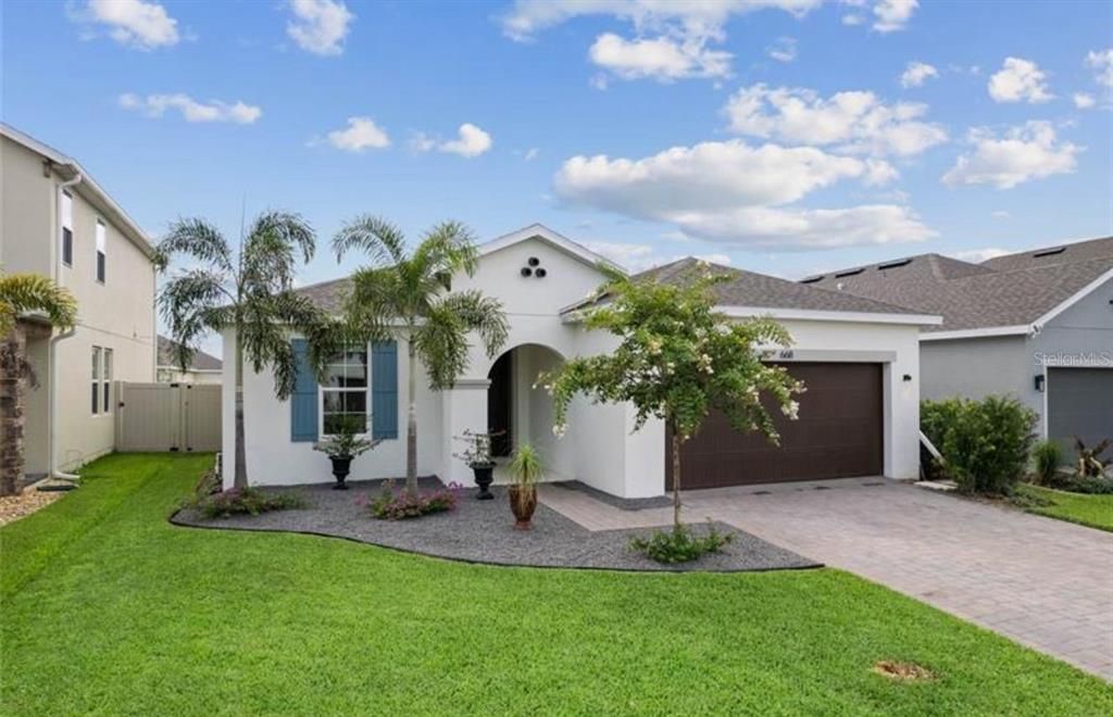 For Rent: $2,800 (4 beds, 2 baths, 1838 Square Feet)