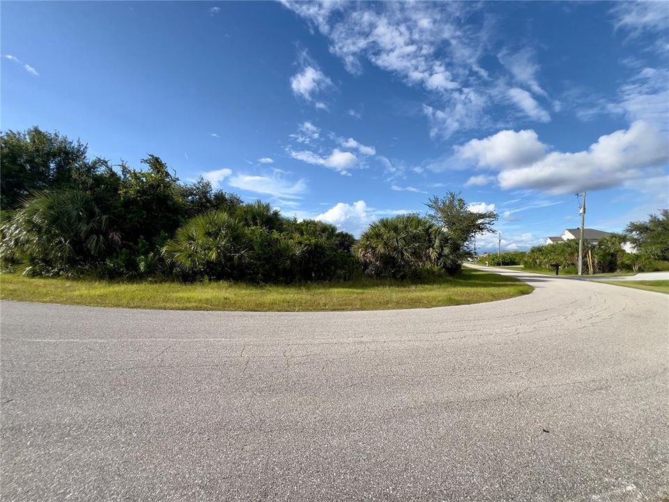 На продажу: $25,000 (0.23 acres)