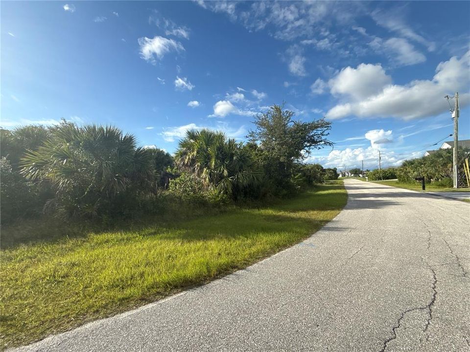 На продажу: $25,000 (0.23 acres)