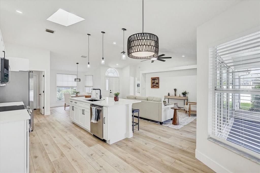 На продажу: $379,900 (3 спален, 2 ванн, 1506 Квадратных фут)